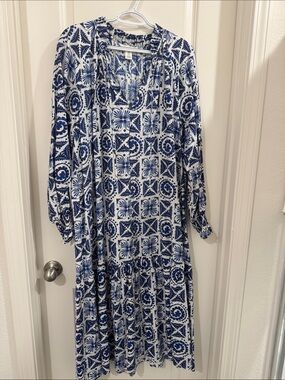 H&M Blue and White Printed Long-Sleeve Midi Dress
